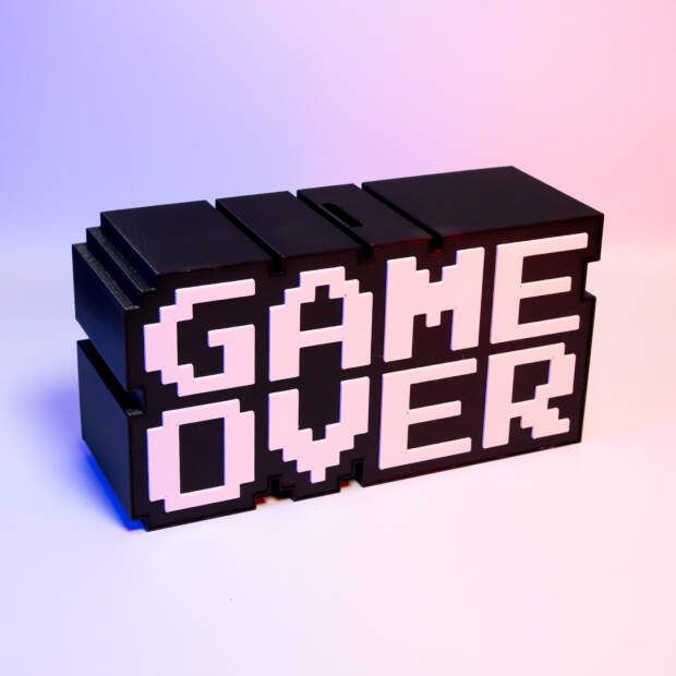 Advanc3D "Game Over" coin box: retro 8-bit design for gaming enthusiasts