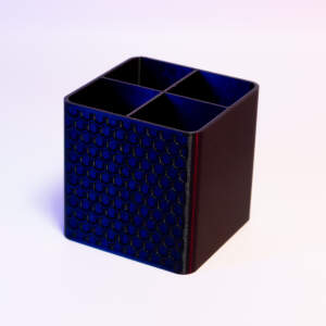 Advanc3D pen holder with hexagon pattern: Stylish organization